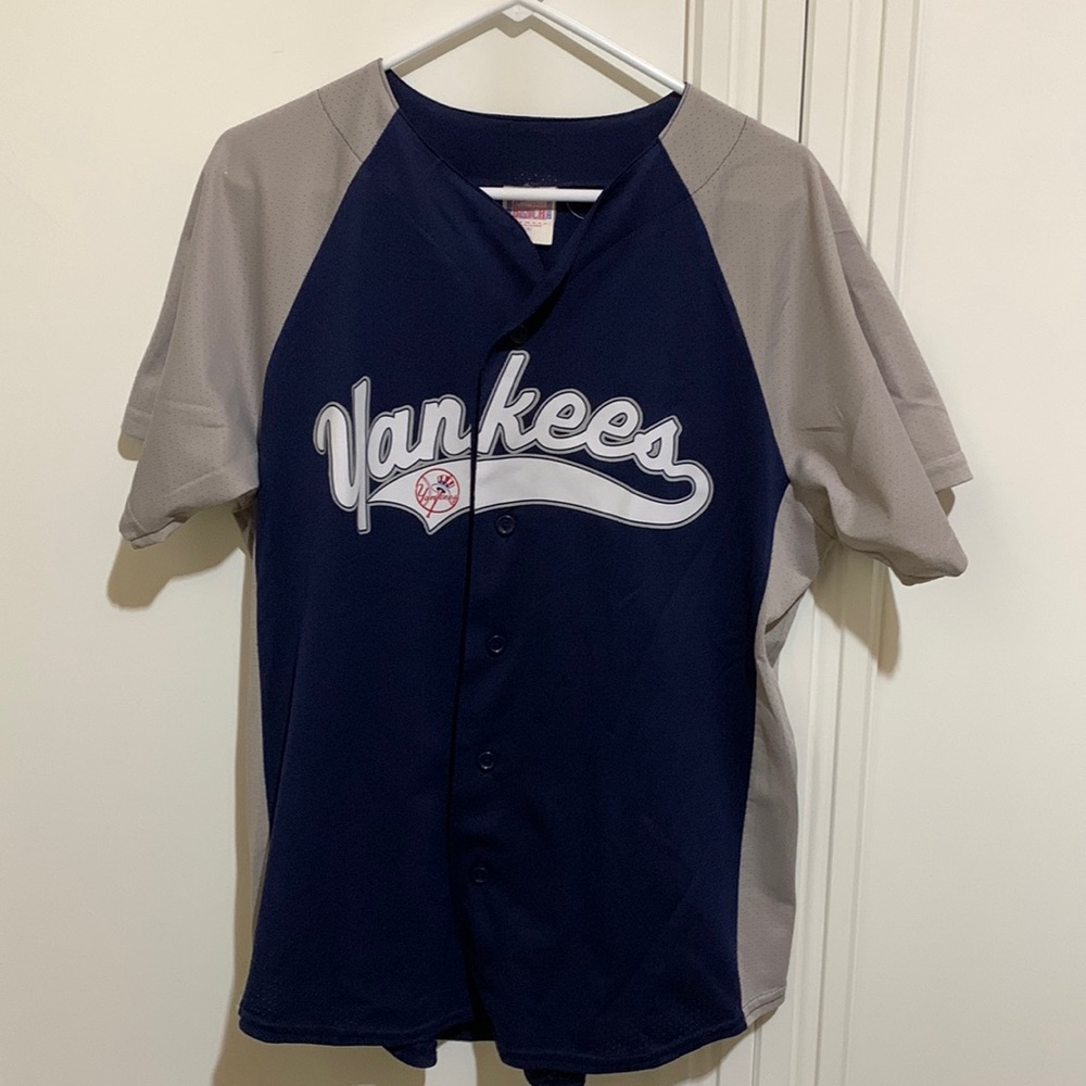 Vintage Yankees shirt
